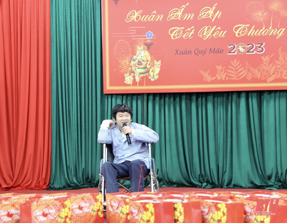 Xuân ấm áp – Tết yêu thương cho bệnh nhân ung thư tại Bệnh viện Ung bướu Thanh Hóa