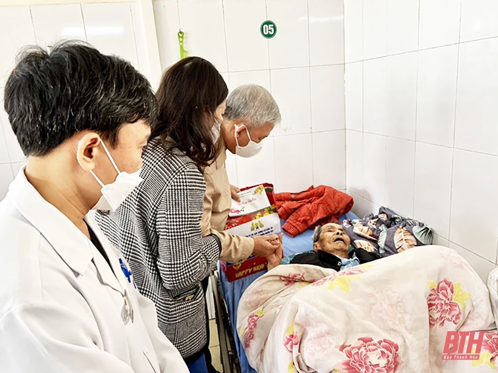 Bảo đảm chăm sóc sức khỏe Nhân dân trong dịp Tết