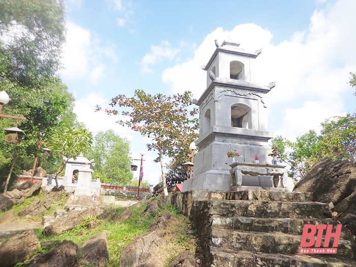 Ghi ở đỉnh núi Tùng...