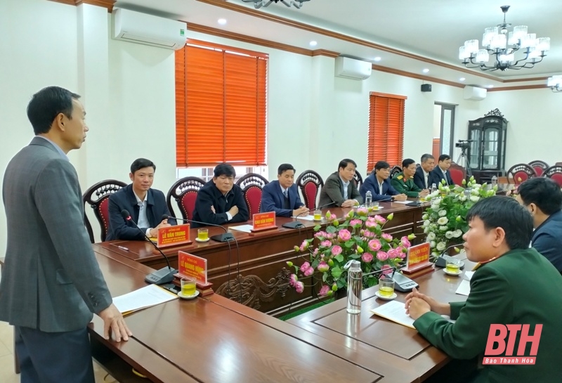 Chủ nhiệm Ủy ban Kiểm tra Tỉnh ủy Lê Quang Hùng thăm, tặng quà, chúc tết tại huyện Cẩm Thủy
