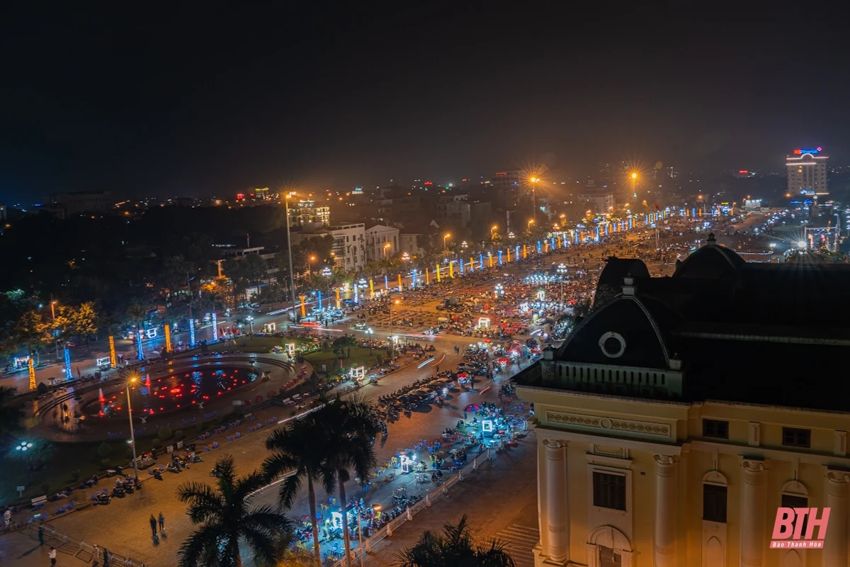 Thời khắc giao thừa đón chào năm mới Quý Mão 2023 tại TP Thanh Hóa