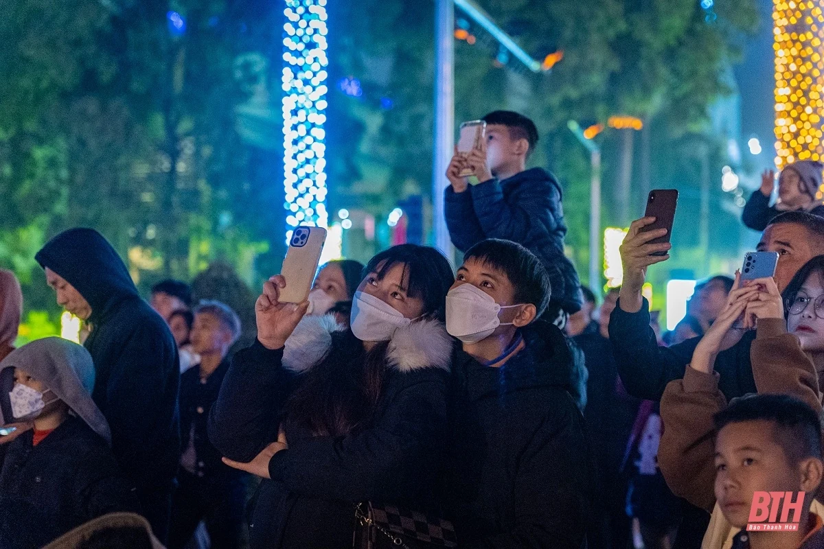 Thời khắc giao thừa đón chào năm mới Quý Mão 2023 tại TP Thanh Hóa