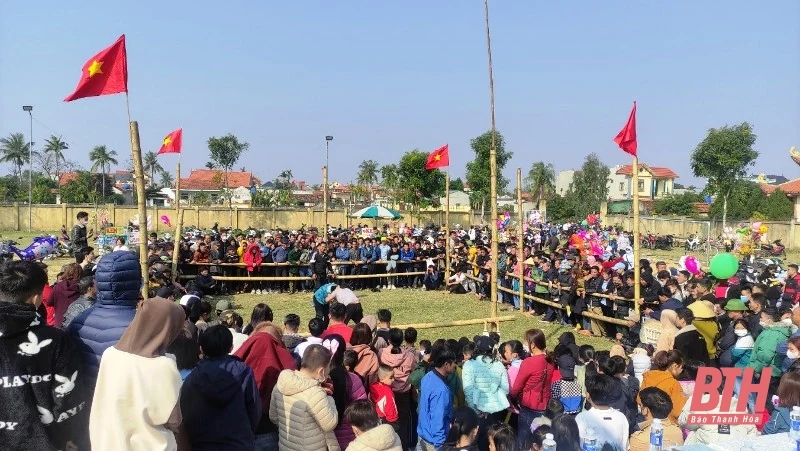 Tưng bừng Hội vật truyền thống xã Hoằng Phong