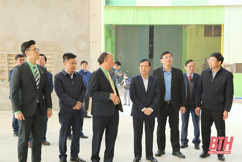 Phó Bí thư Thường trực Tỉnh ủy Lại Thế Nguyên dự lễ ra quân sản xuất đầu năm tại Nhà máy Dinh dưỡng cây trồng Tiến Nông và Công ty TNHH VAUDE Việt Nam