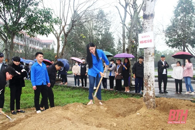 Trường Đại học Hồng Đức phát động “Tết trồng cây đời đời nhớ ơn Bác Hồ”