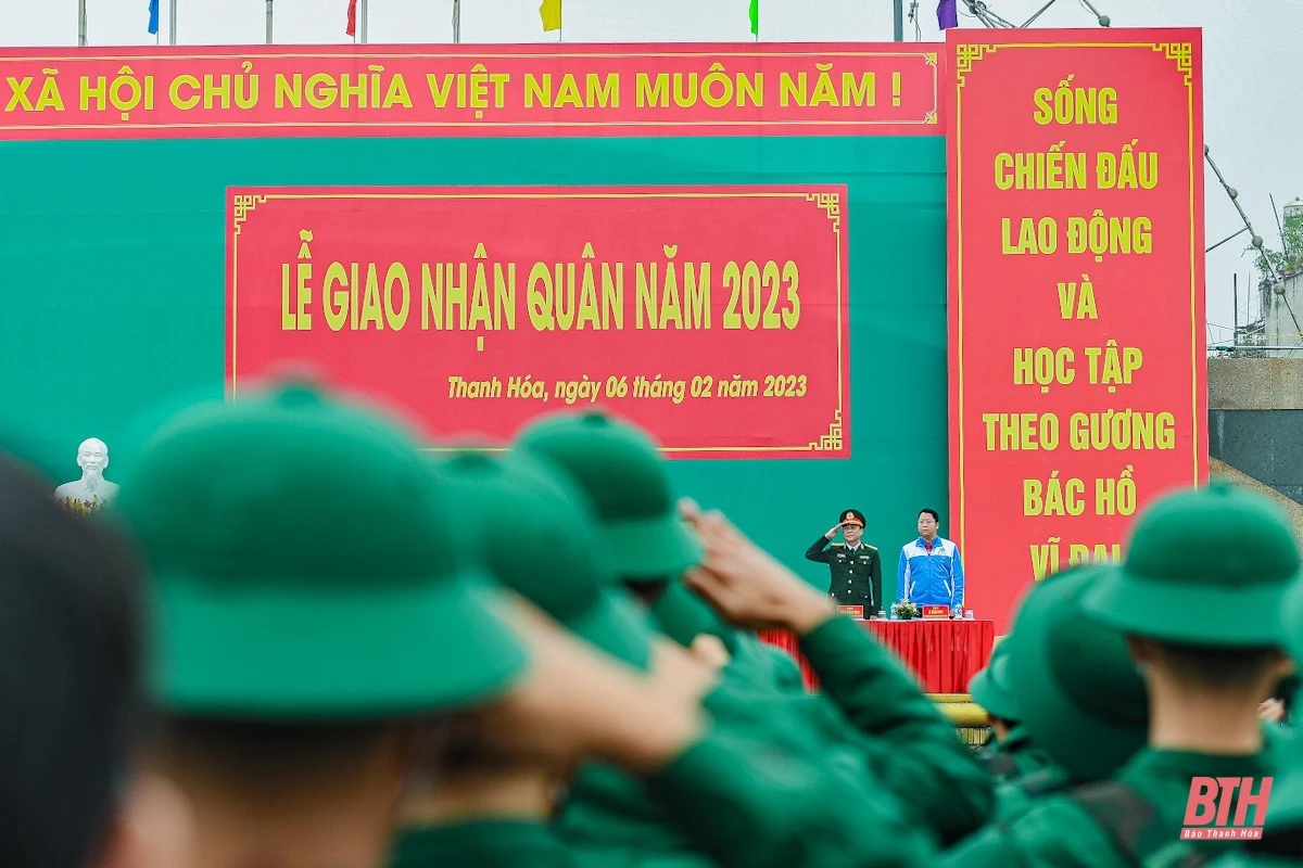 Hình ảnh xúc động trong ngày giao nhận quân tại TP Thanh Hóa