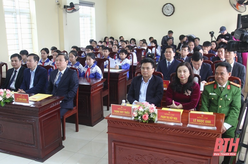 Giới thiệu cuốn sách “Giáo dục truyền thống lịch sử Đảng bộ TP Thanh Hóa”