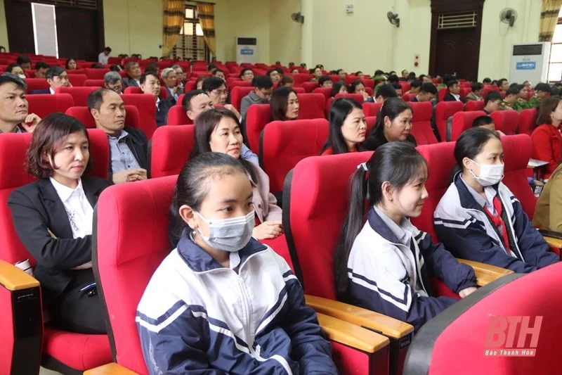 Yên Định: Trao giải cuộc thi “Tìm hiểu tác hại của ma túy và công tác đấu tranh phòng, chống tội phạm trộm cắp tài sản và tội phạm ma túy”