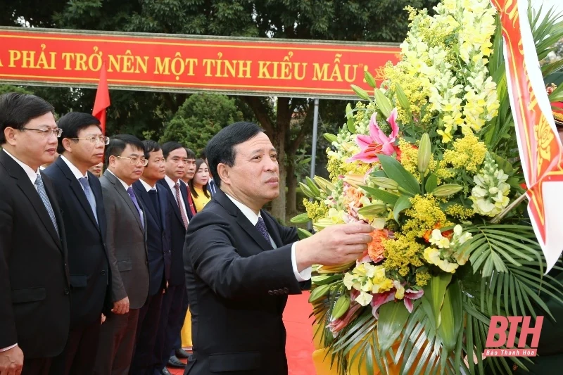 Đoàn đại biểu tỉnh Thanh Hóa dâng hương tại Khu tưởng niệm Bác Hồ, xã Yên Trường (Yên Định)