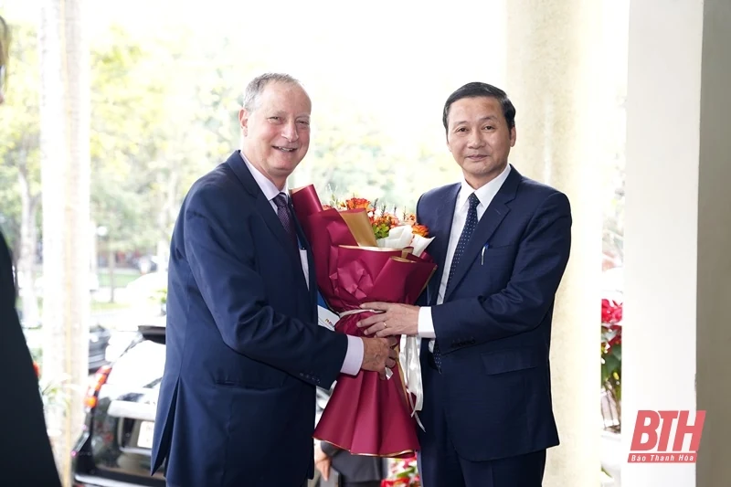 Chủ tịch UBND tỉnh Đỗ Minh Tuấn tiếp xã giao Đại sứ Israel tại Việt Nam