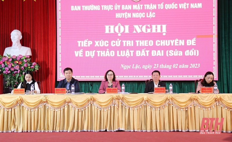Đoàn ĐBQH tỉnh tiếp xúc cử tri huyện Ngọc Lặc theo chuyên đề về Dự thảo Luật Đất đai (sửa đổi)