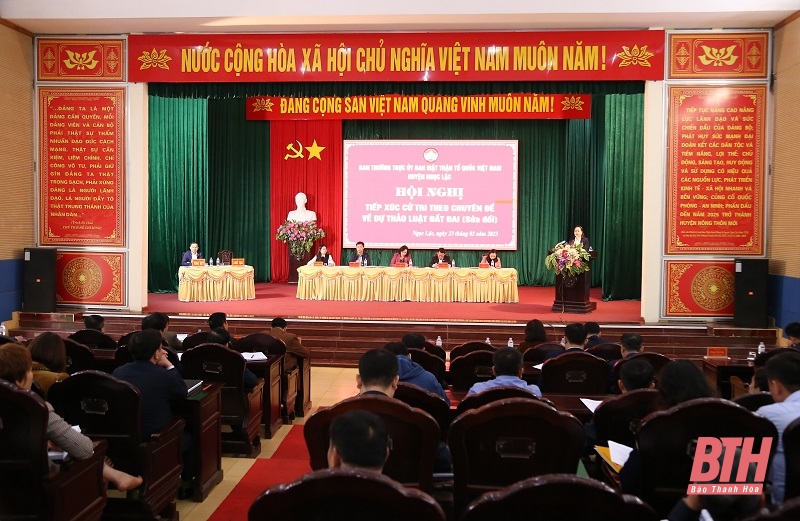 Đoàn ĐBQH tỉnh tiếp xúc cử tri huyện Ngọc Lặc theo chuyên đề về Dự thảo Luật Đất đai (sửa đổi)