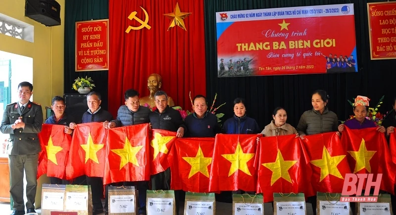 Thiết thực chương trình “Tháng ba biên giới” tại Đồn Biên phòng Cửa khẩu Tén Tằn