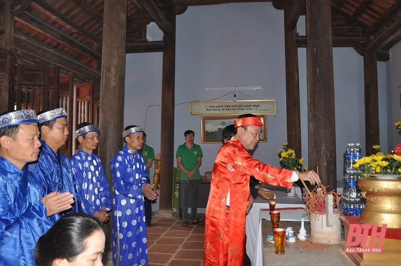 Dâng hương tưởng niệm 601 năm ngày mất Hoàng đế Hồ Quý Ly