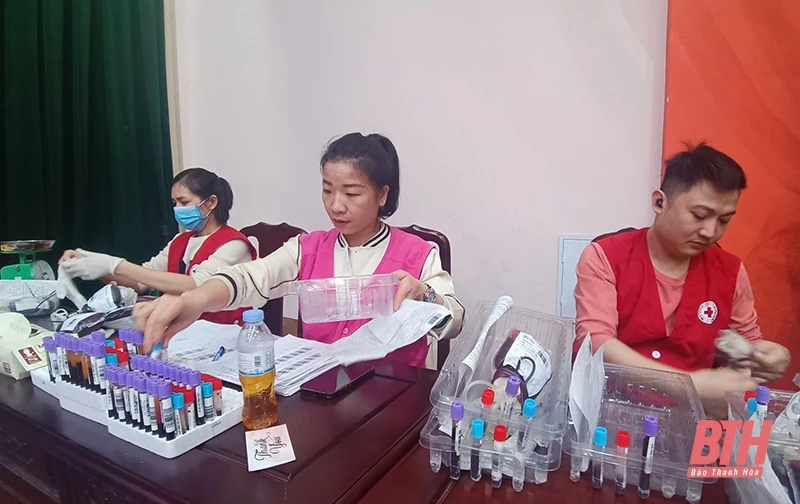 Chương trình “Giọt hồng Blouse trắng” năm 2023 tại Trường Cao đẳng Y tế Thanh Hóa