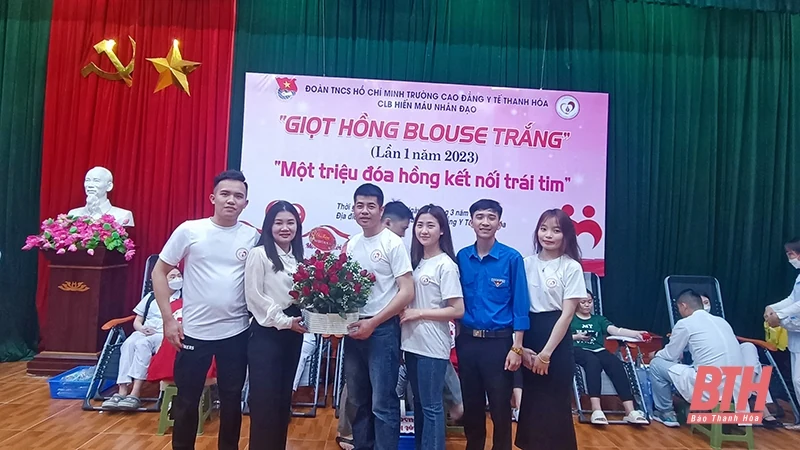 Chương trình “Giọt hồng Blouse trắng” năm 2023 tại Trường Cao đẳng Y tế Thanh Hóa