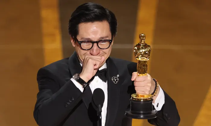 Quan Kế Huy giành tượng vàng Oscar 2022 ở hạng mục nam phụ
