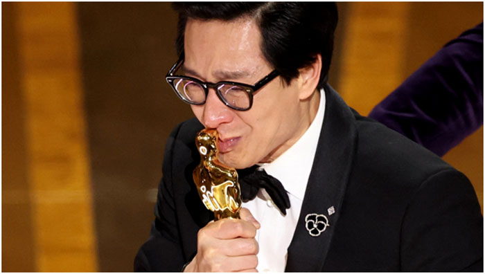Quan Kế Huy giành tượng vàng Oscar 2022 ở hạng mục nam phụ