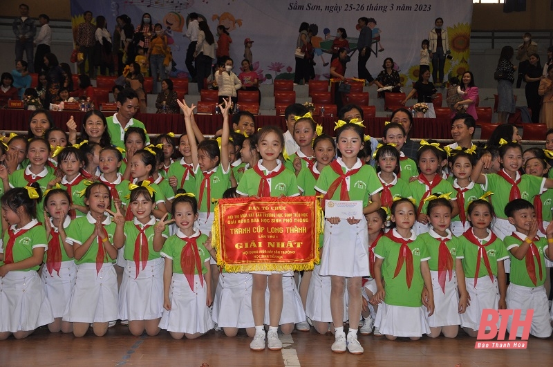 Sôi nổi Hội thi “Múa hát sân trường” tại TP Sầm Sơn