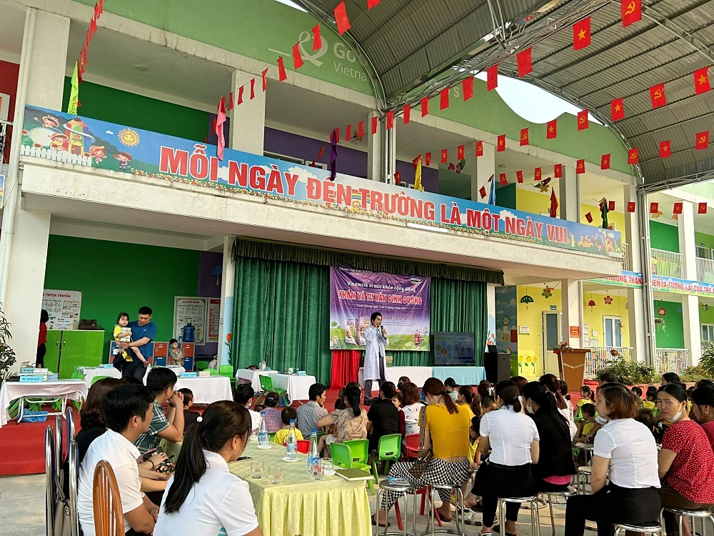 Vinamilk đẩy mạnh chương trình chăm sóc dinh dưỡng trẻ em và người cao tuổi năm 2023