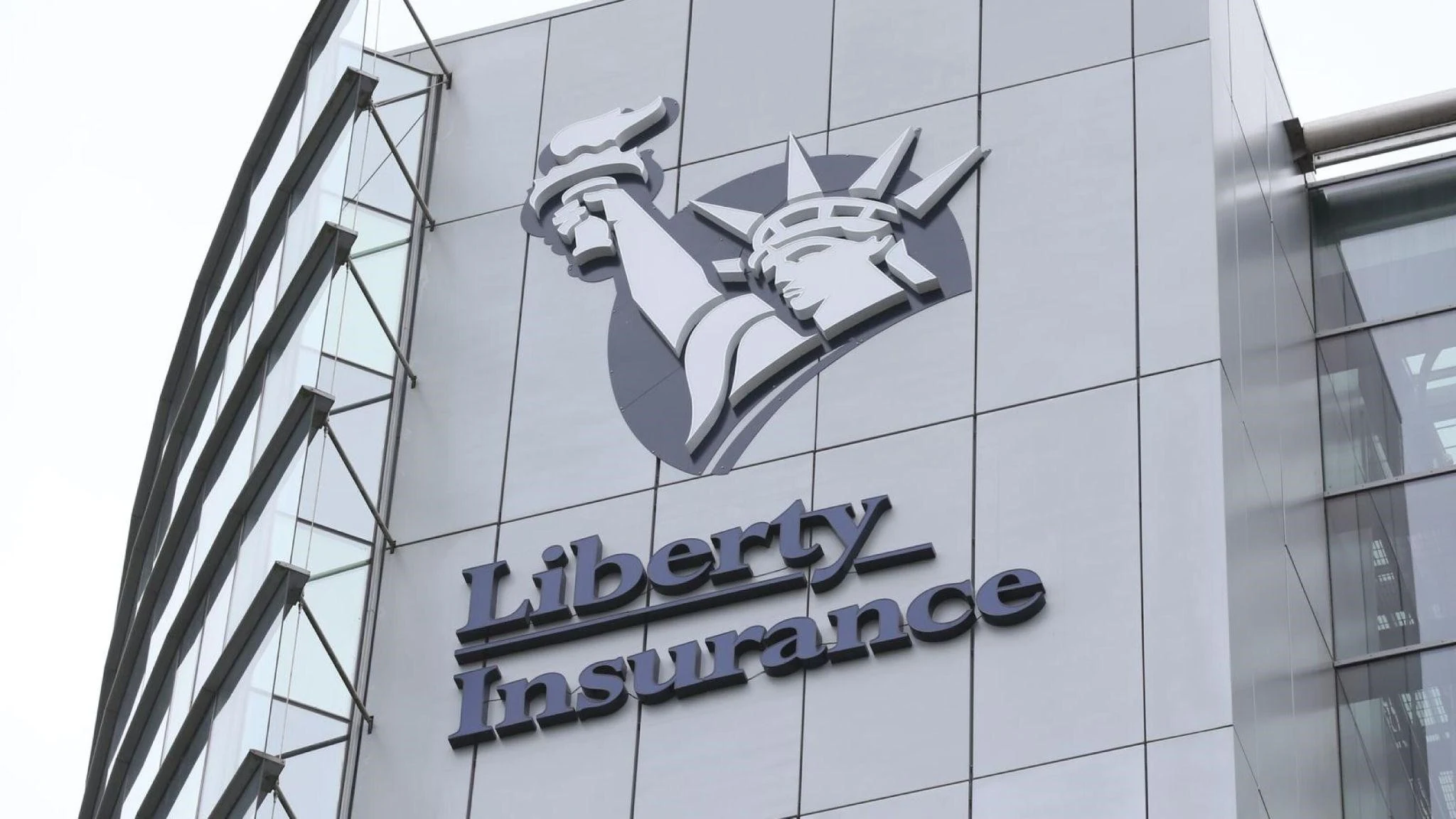 Tại sao nên mua bảo hiểm ô tô tại Liberty Insurance?