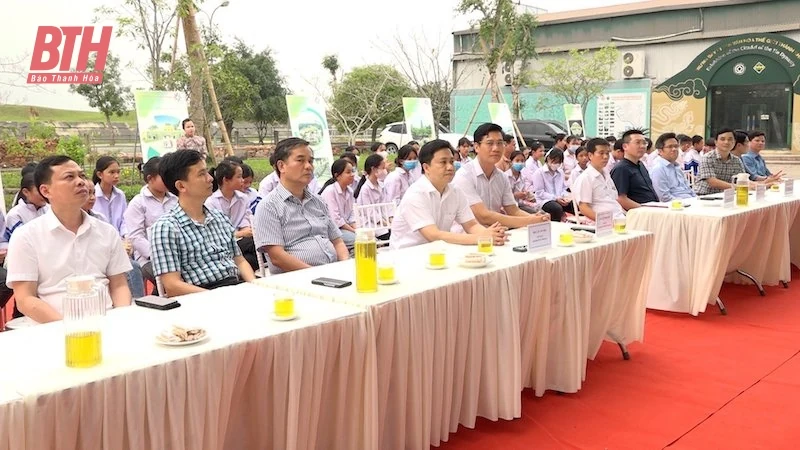 Khánh thành không gian trưng bày hiện vật ngoài trời tại Thành nhà Hồ