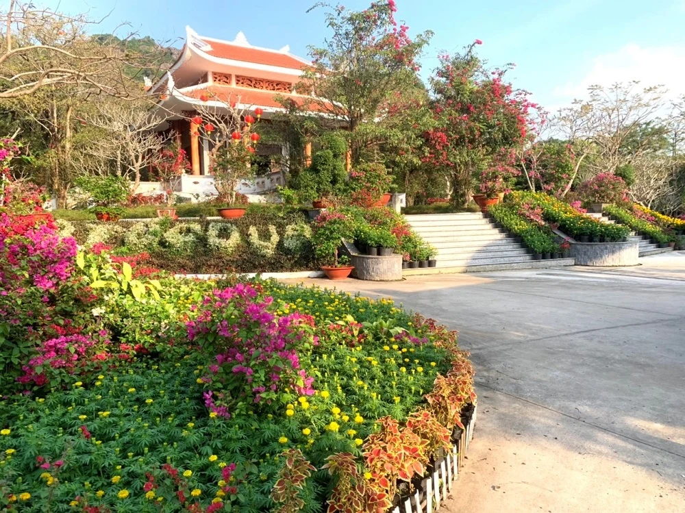 “Tiểu sơn” Tức Dụp - kiệt tác Kintsugi tự nhiên