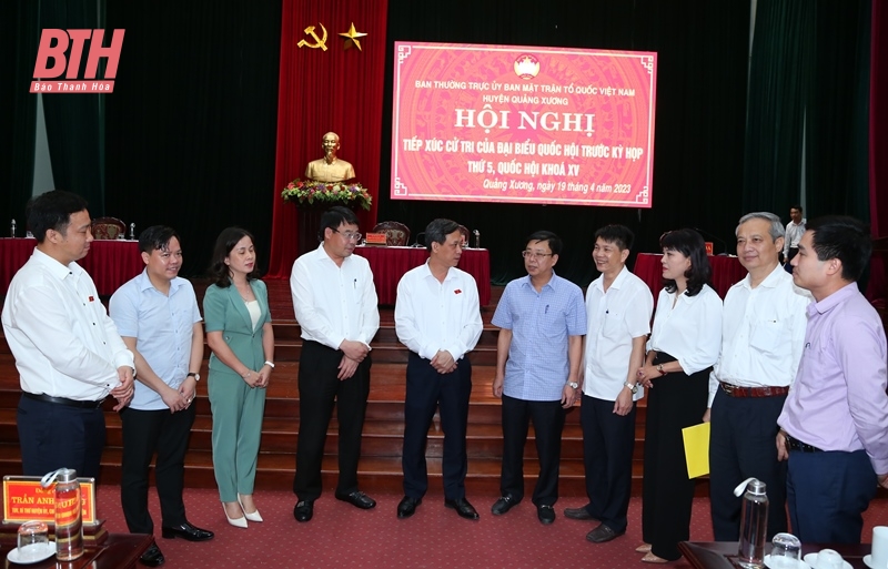 Đại biểu thuộc Đoàn ĐBQH tỉnh Thanh Hoá tiếp xúc cử tri huyện Quảng Xương