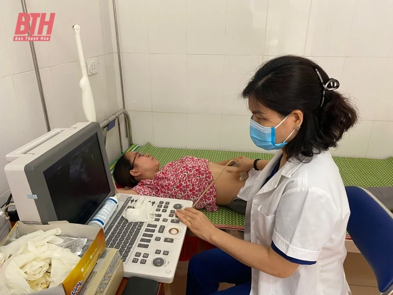 Truyền thông, tư vấn và khám chuyên khoa cho nữ công nhân, lao động