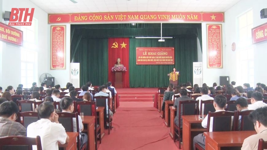 Thị xã Nghi Sơn: Bồi dưỡng kiến thức quản lý Nhà nước cho 142 cán bộ, công chức, viên chức