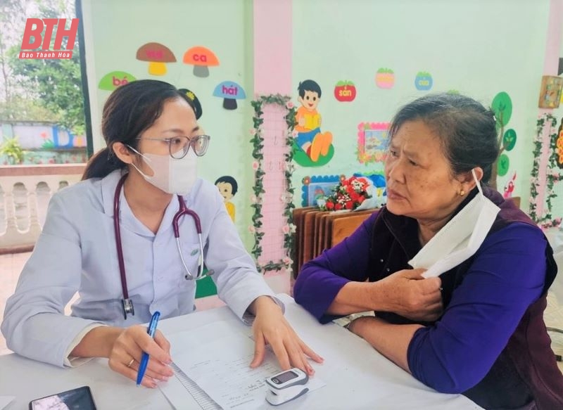 Khám bệnh miễn phí cho người có công, gia đình chính sách tại xã Thuần Lộc