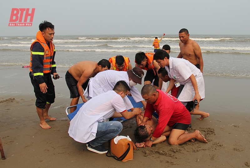 Diễn tập cứu nạn, cứu hộ và sơ cấp cứu biển Sầm Sơn năm 2023
