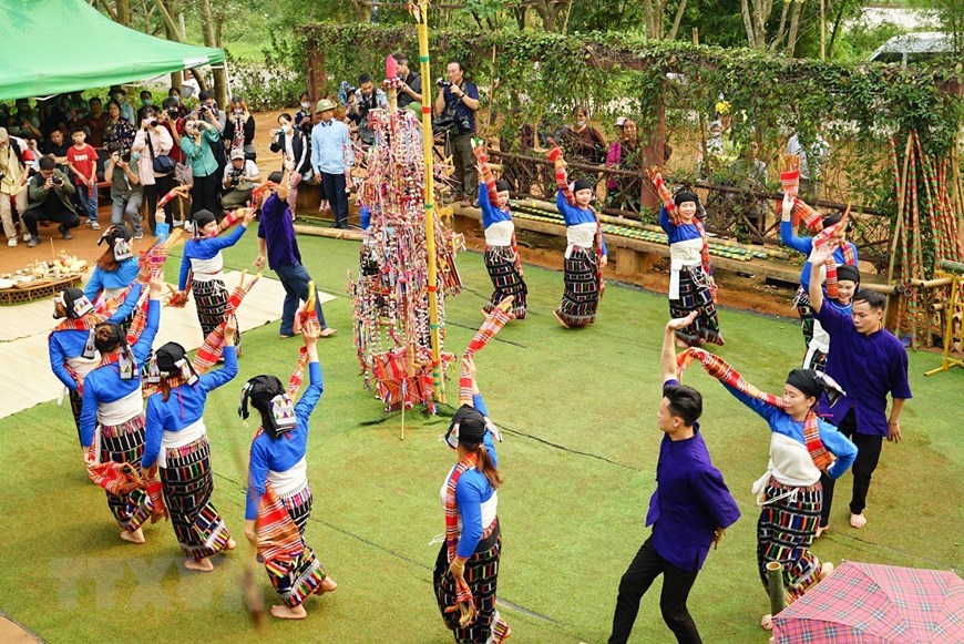 Tái hiện lễ hội Chá Mùn của dân tộc Thái tỉnh Thanh Hóa
