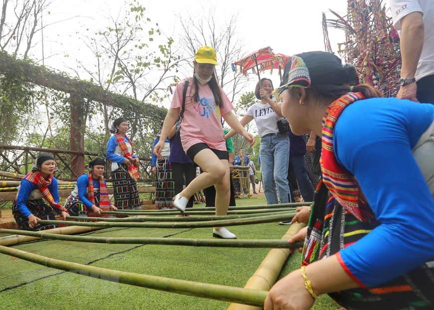 Tái hiện lễ hội Chá Mùn của dân tộc Thái tỉnh Thanh Hóa