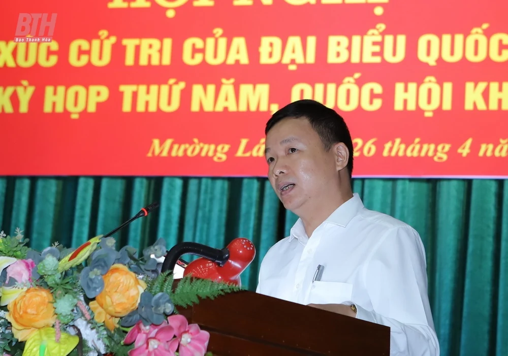 Đại tướng Lương Cường cùng đại biểu Quốc hội tiếp xúc cử tri huyện Mường Lát