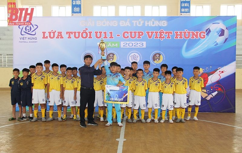 Đội U11 Trung tâm VSH vô địch Giải Bóng đá tứ hùng U11 - Cúp Việt Hùng Sport năm 2023