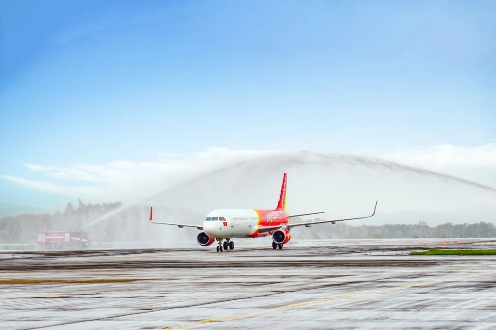 Vietjet chính thức khai trương đường bay thẳng đầu tiên giữa Cần Thơ và Vân Đồn