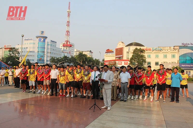 Tuyên dương, khen thưởng đội U19 Đông Á Thanh Hóa giành chức vô địch giải bóng đá U19 quốc gia năm 2023