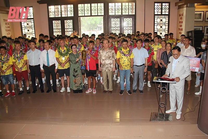 Tuyên dương, khen thưởng đội U19 Đông Á Thanh Hóa giành chức vô địch giải bóng đá U19 quốc gia năm 2023