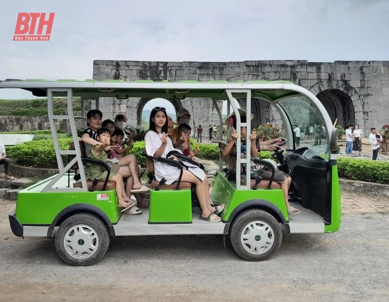 Thành nhà Hồ đón khoảng 11,2 nghìn khách dịp nghỉ lễ