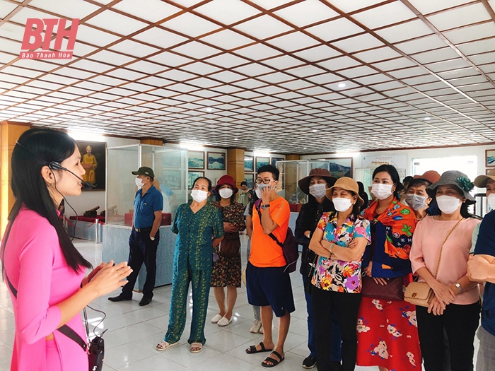 Trưng bày, khai thác hiệu quả các hiện vật, tư liệu lịch sử