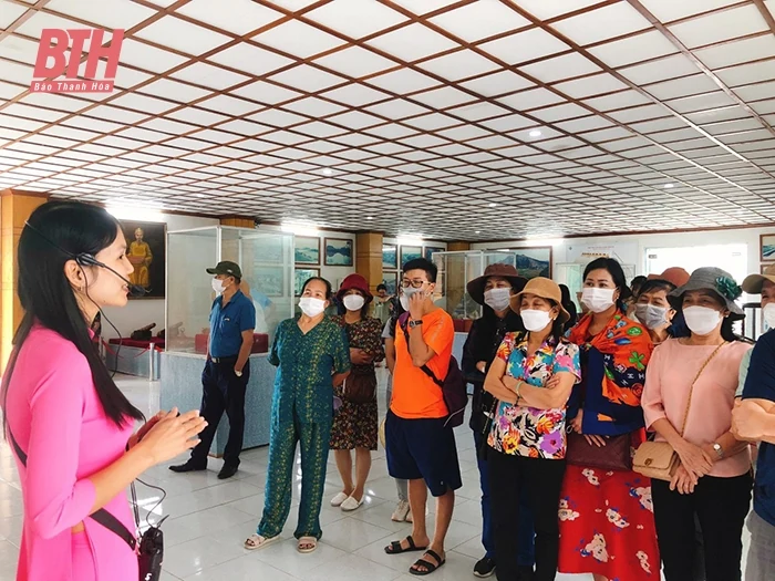 Trưng bày, khai thác hiệu quả các hiện vật, tư liệu lịch sử