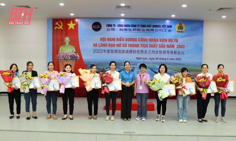 Công ty TNHH Giầy Annora Việt Nam biểu dương công nhân viên ưu tú và nữ cán bộ quản lý có thành tích xuất sắc năm 2022