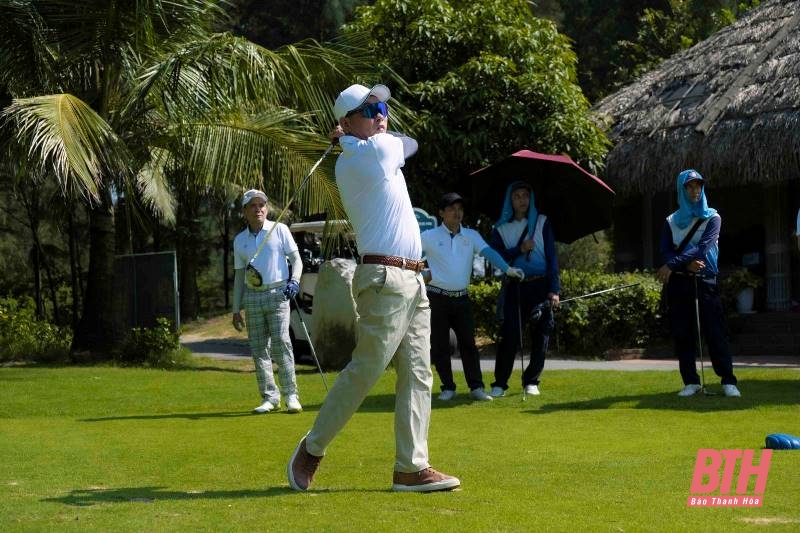 130 golf thủ tham gia giải Golf doanh nhân trẻ Thanh Hóa