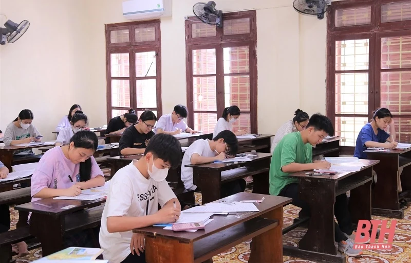 Tỷ lệ thí sinh tham dự thi các môn chuyên vào lớp 10 Trường THPT Chuyên Lam Sơn đạt 99,49%