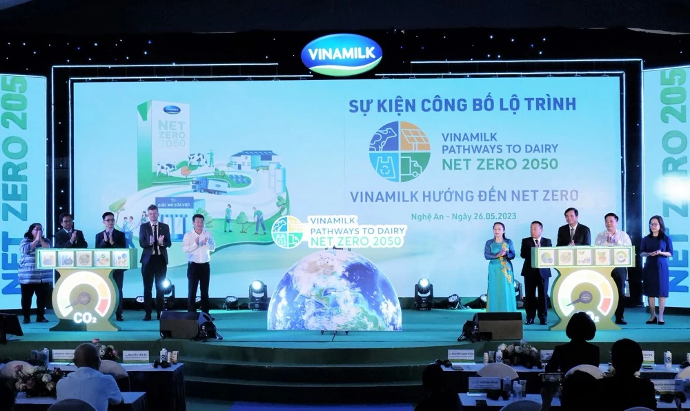 Vinamilk là công ty sữa đầu tiên tại Việt Nam có nhà máy và trang trại đạt chứng nhận trung hòa Carbon