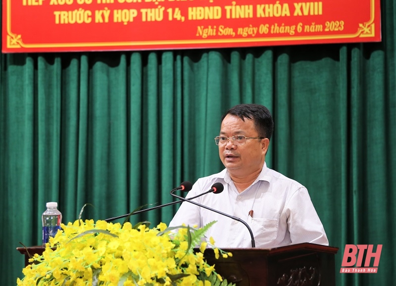 Chủ tịch UBND tỉnh Đỗ Minh Tuấn và các đại biểu HĐND tỉnh tiếp xúc cử tri thị xã Nghi Sơn