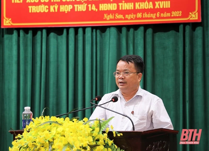 Chủ tịch UBND tỉnh Đỗ Minh Tuấn và các đại biểu HĐND tỉnh tiếp xúc cử tri thị xã Nghi Sơn