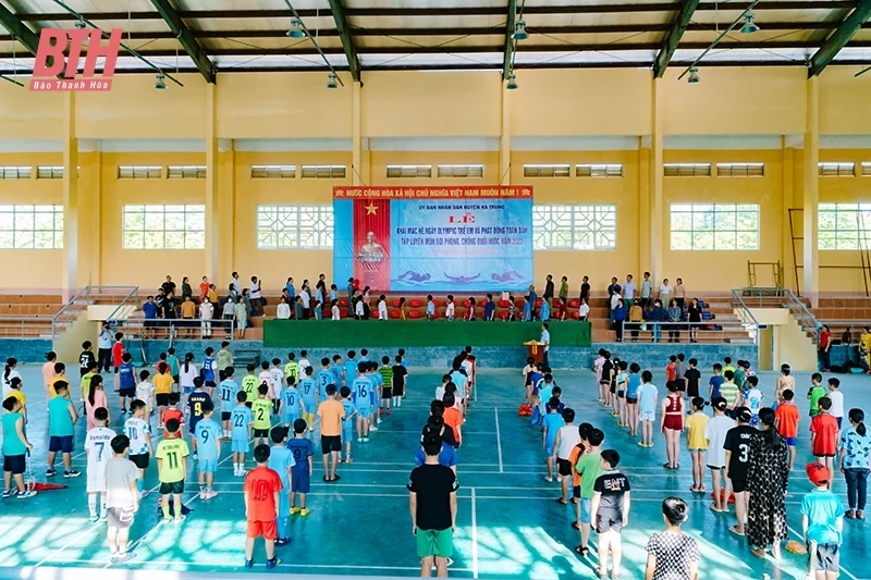 Hà Trung phát động Toàn dân tập luyện môn bơi phòng, chống đuối nước, khai mạc hè, Ngày Olympic trẻ em năm 2023