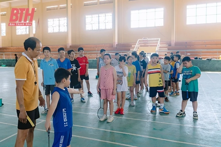 Hà Trung phát động Toàn dân tập luyện môn bơi phòng, chống đuối nước, khai mạc hè, Ngày Olympic trẻ em năm 2023
